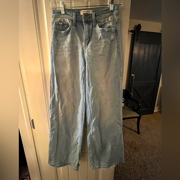 Flying Monkey Mid-rise Wide-leg Light wash Jeans, distressed pocket, size 24 - Picture 1 of 10